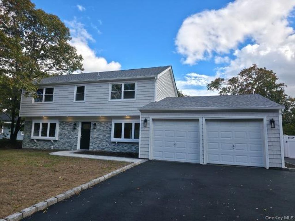Photo of 5 Bently Lane, Stony Brook, NY 11790 (MLS # 927633)