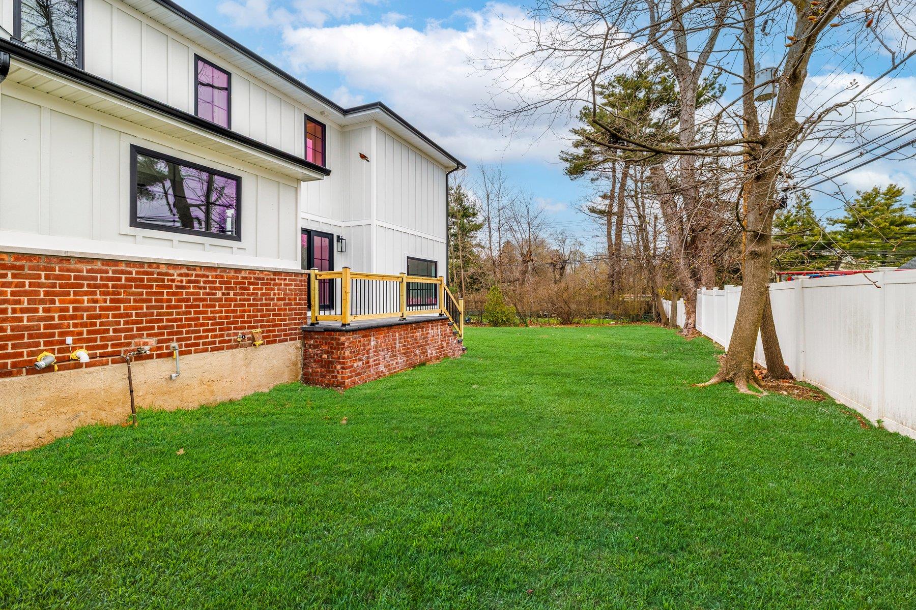 64 Jane Court, Westbury, New York image 34