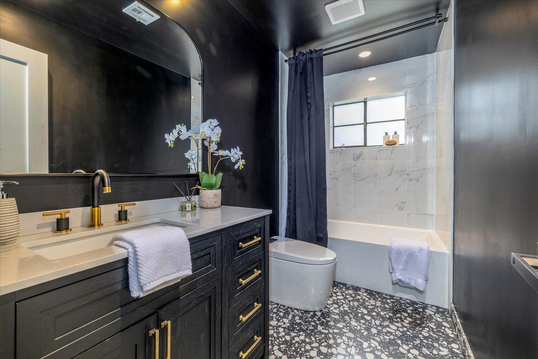 64 Jane Court, Westbury, New York image 23