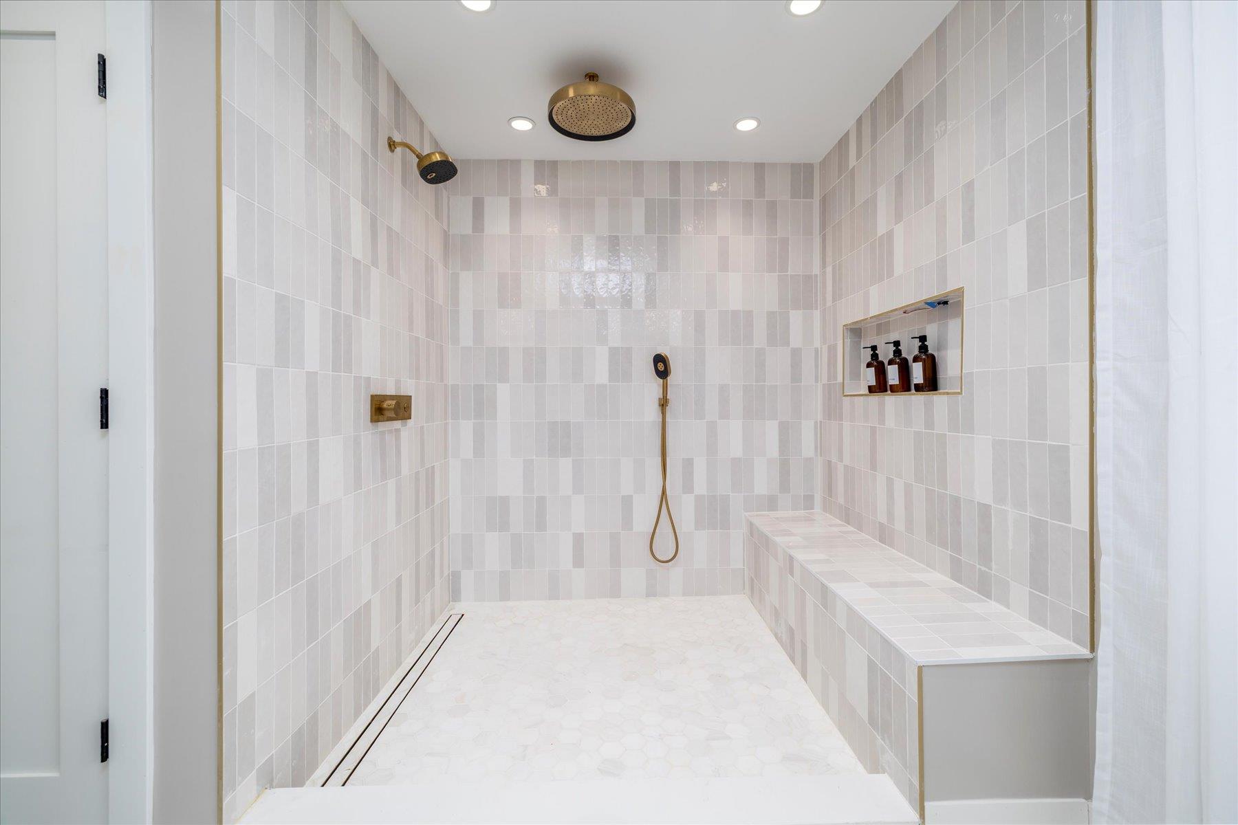 64 Jane Court, Westbury, New York image 21