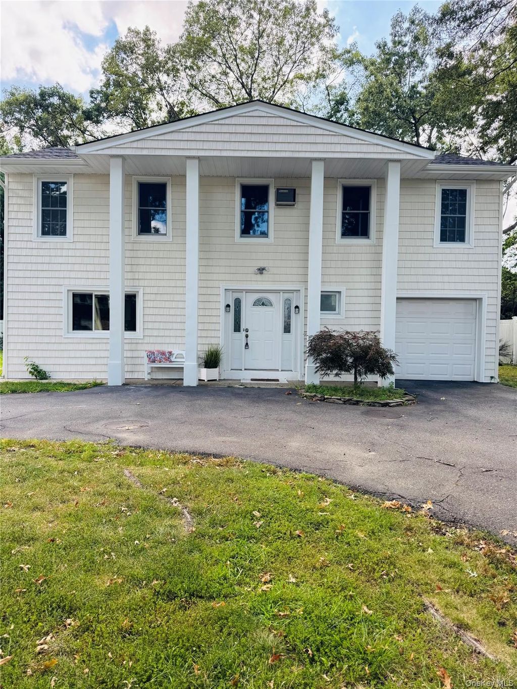 Photo of 36 Pinewood Drive, Commack, NY 11725 (MLS # 923273)