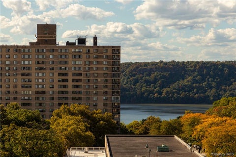 Condo For Sale - 640 W 237th Street #12B<br/> Bronx, NY 10463