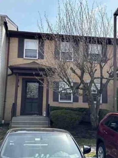 482 Iroquois Court, Suffern, New York image 1