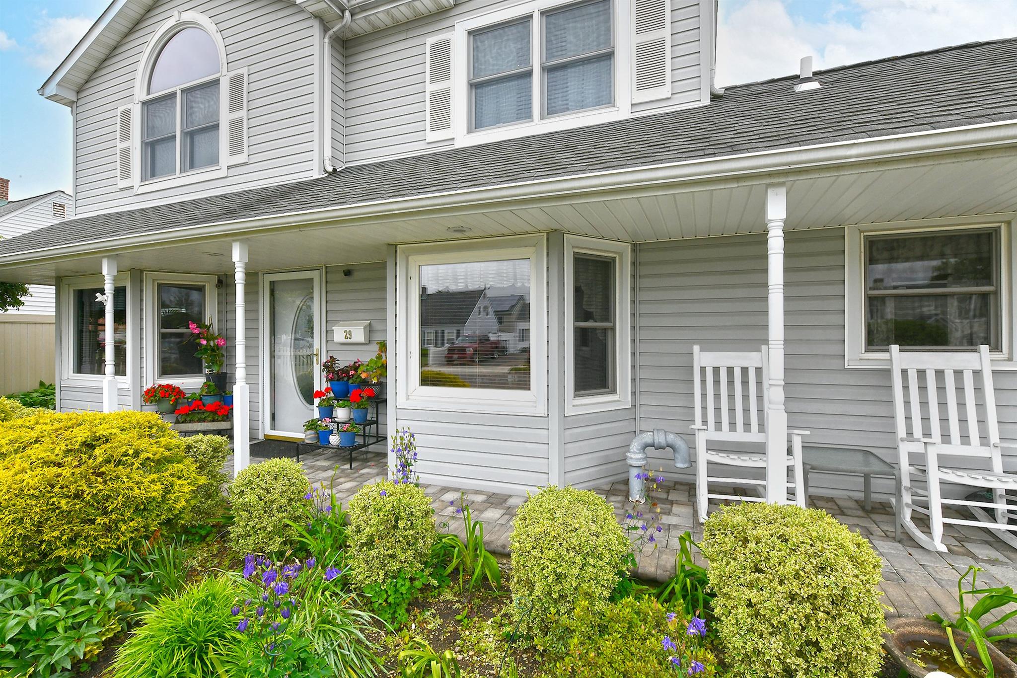 29 Andrew Lane, Levittown, New York image 4
