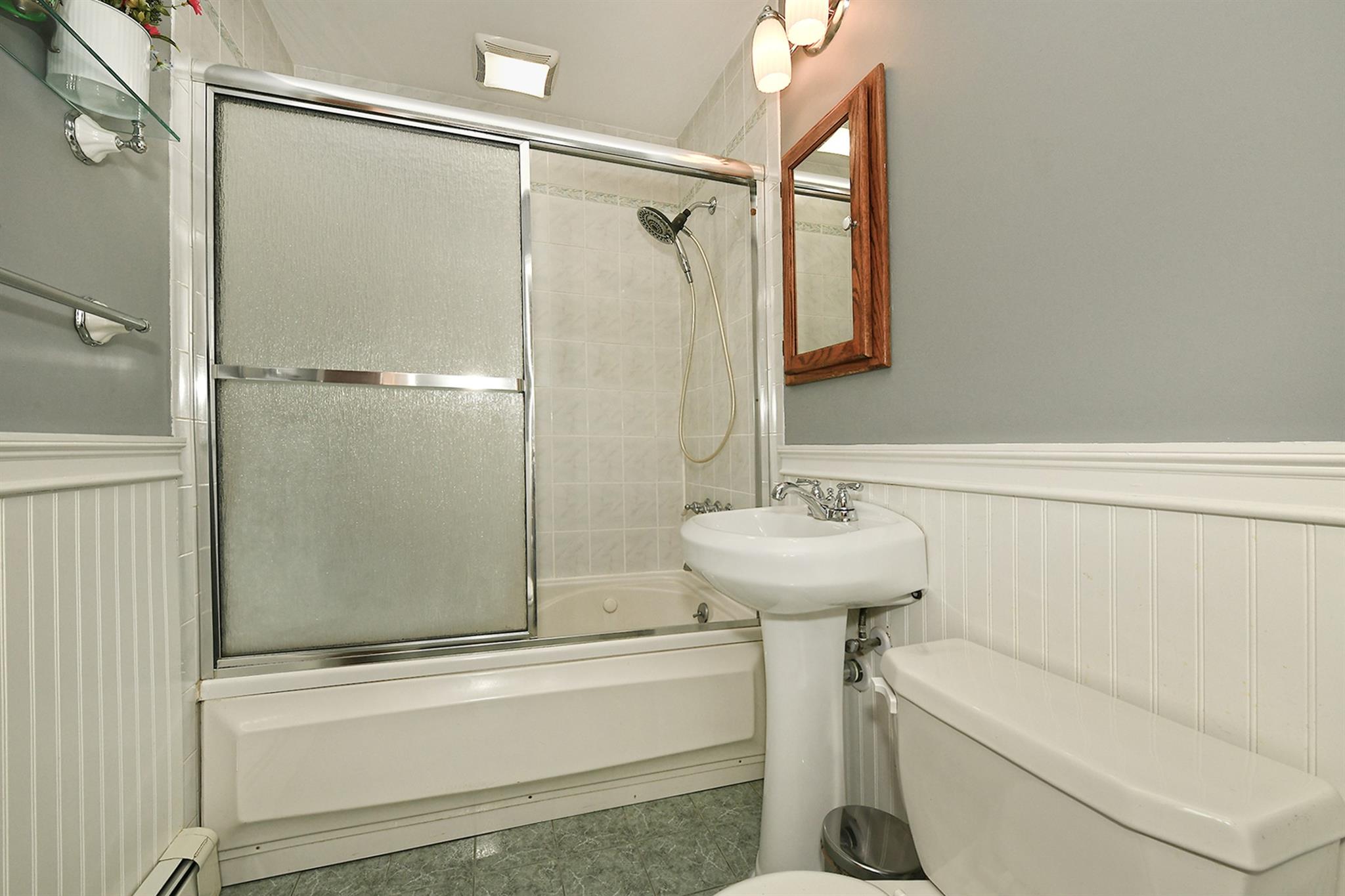 29 Andrew Lane, Levittown, New York image 17