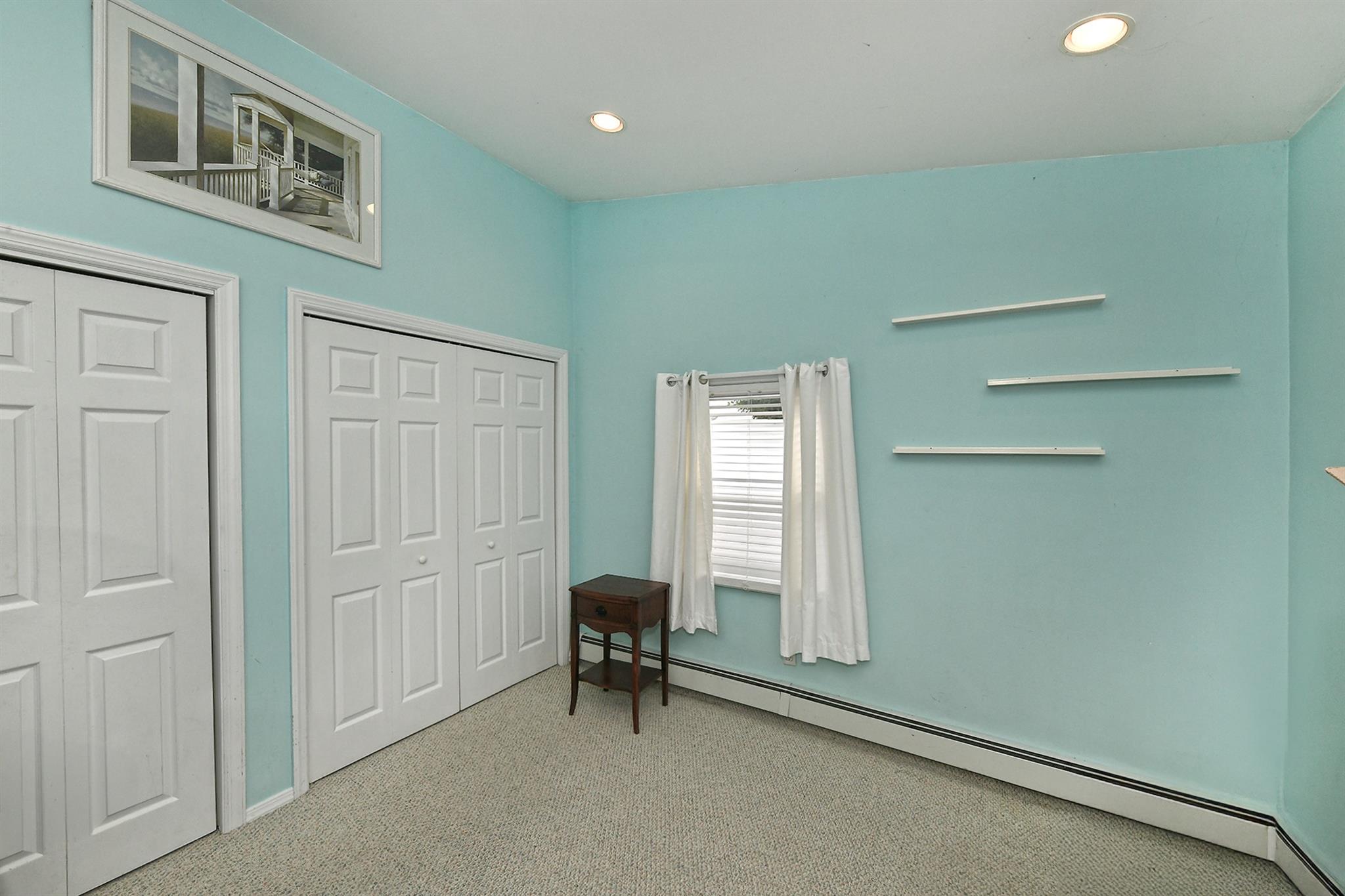 29 Andrew Lane, Levittown, New York image 16