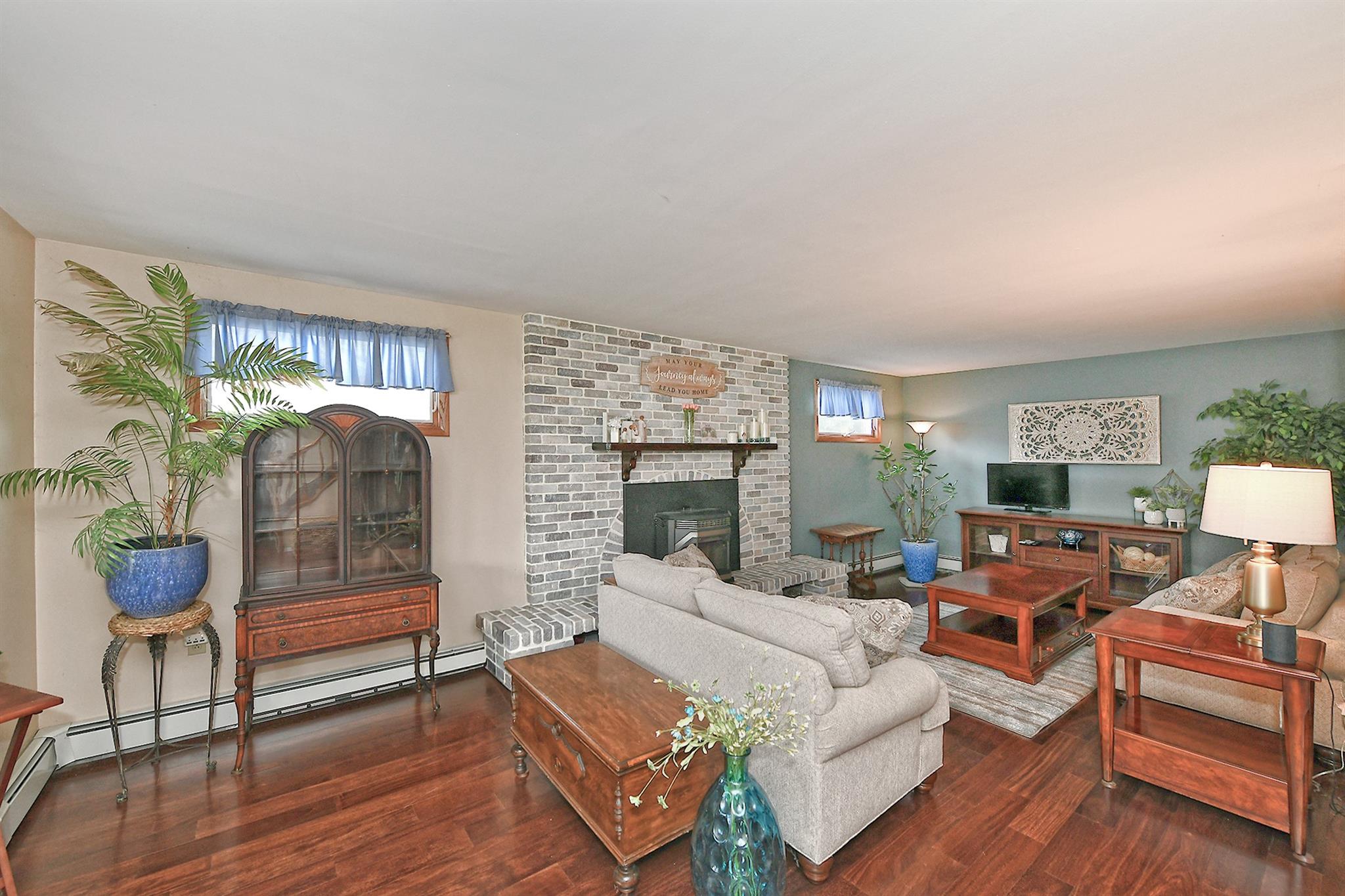 29 Andrew Lane, Levittown, New York image 8