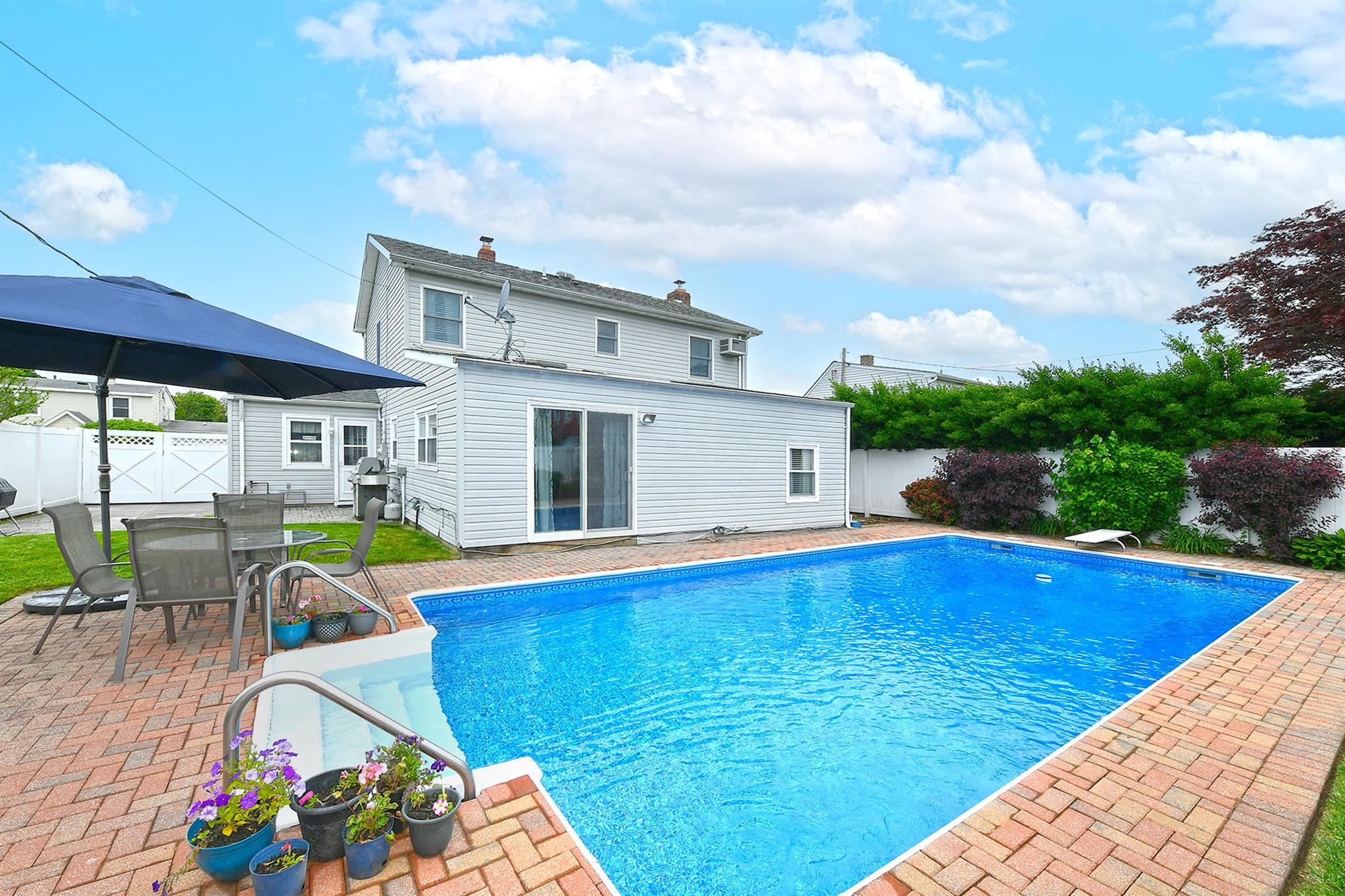 29 Andrew Lane, Levittown, New York image 28