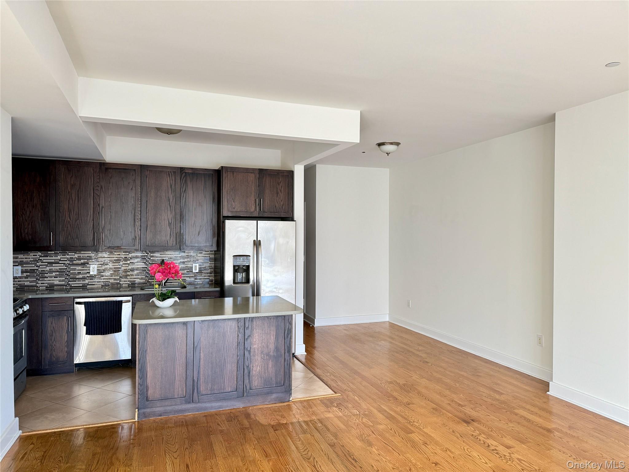 90 Bay Street Landing 2G
