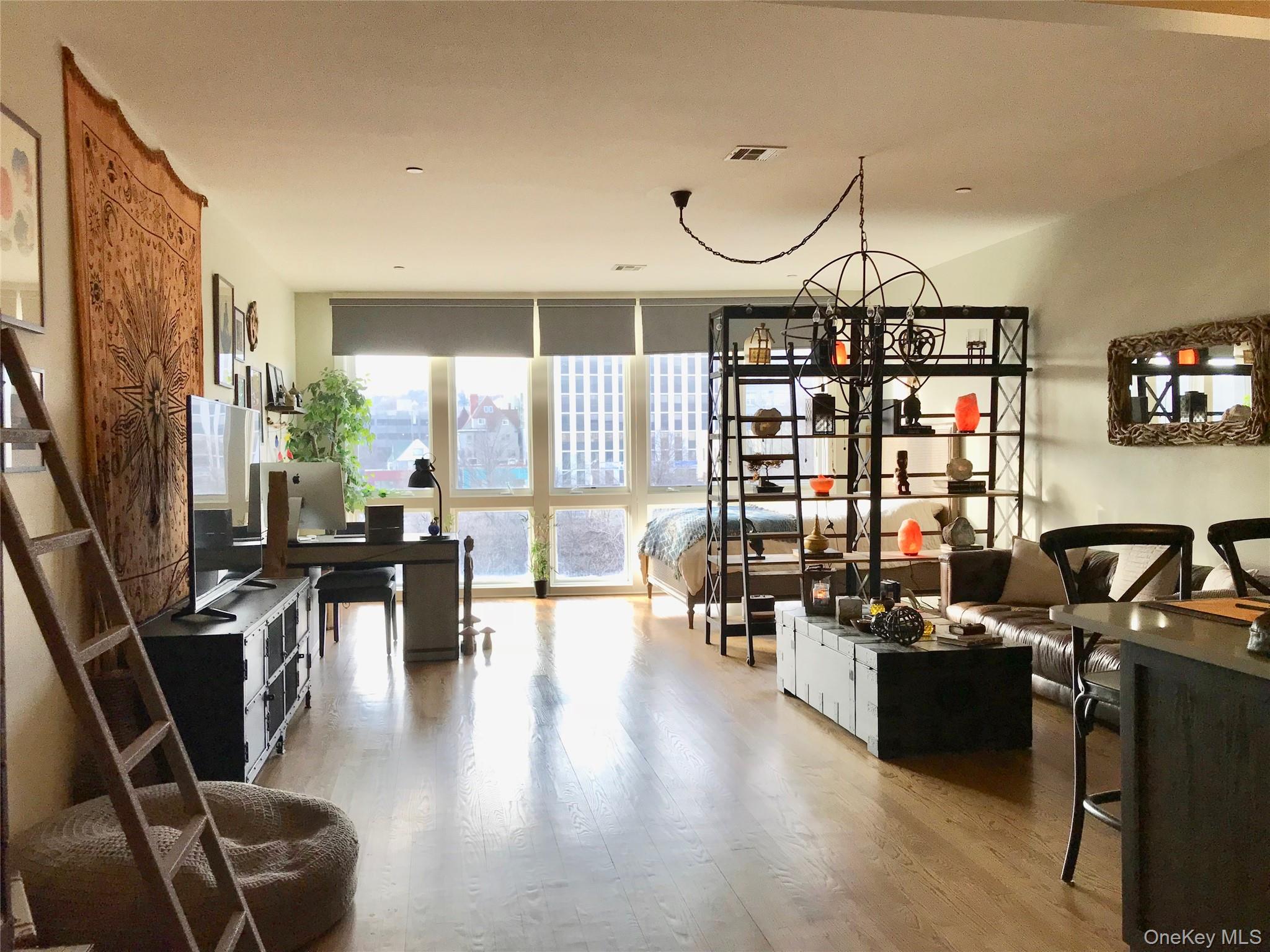 90 Bay Street Landing 2G
