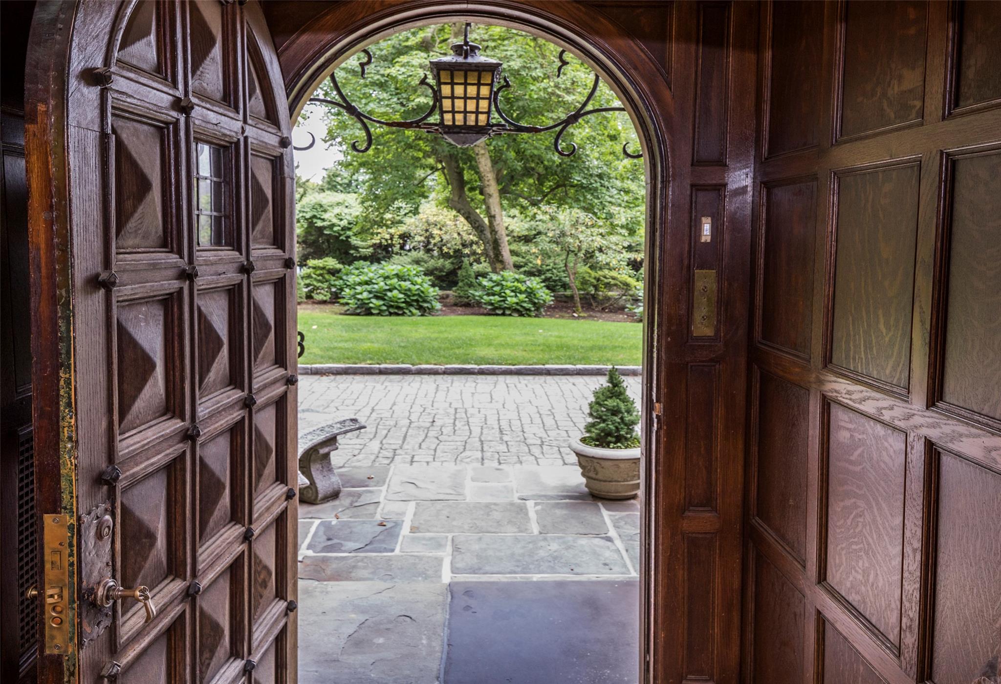 9 Rittenhouse Road, Bronxville, New York image 4