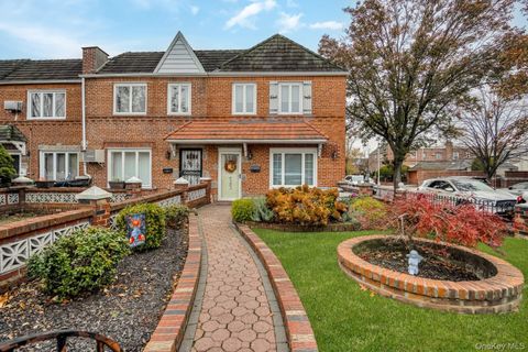 62-02 78th Street Middle Village NY 11379