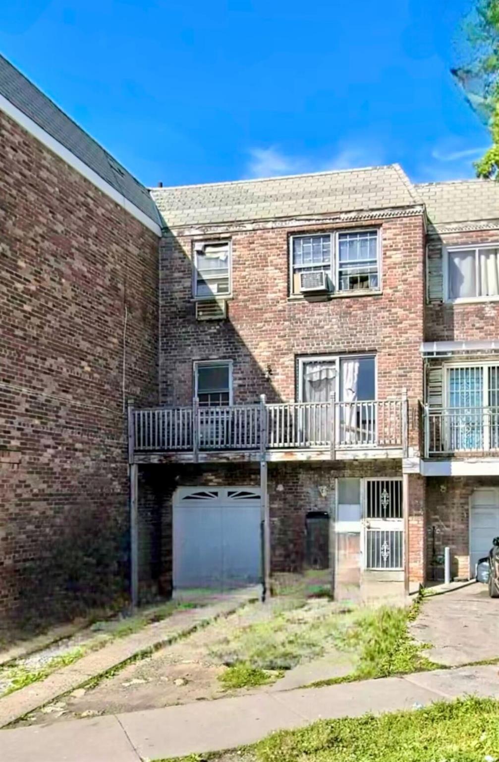Crommelin Street, Flushing, Queens, NY - 5 Bedrooms  
3 Bathrooms  
17 Rooms - 