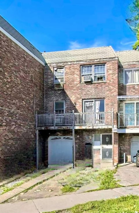 42-95 Crommelin Street Flushing NY 11355