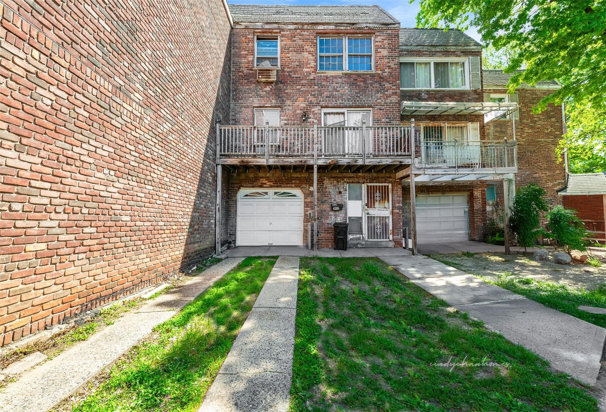 Property for Sale at Crommelin Street, Flushing, Queens, NY - Bedrooms: 5 
Bathrooms: 3 
Rooms: 17  - $1,500,000