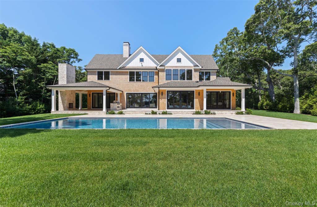 Photo of 1775 Point Pleasant Road, Mattituck, NY 11952 (MLS # 1021701)