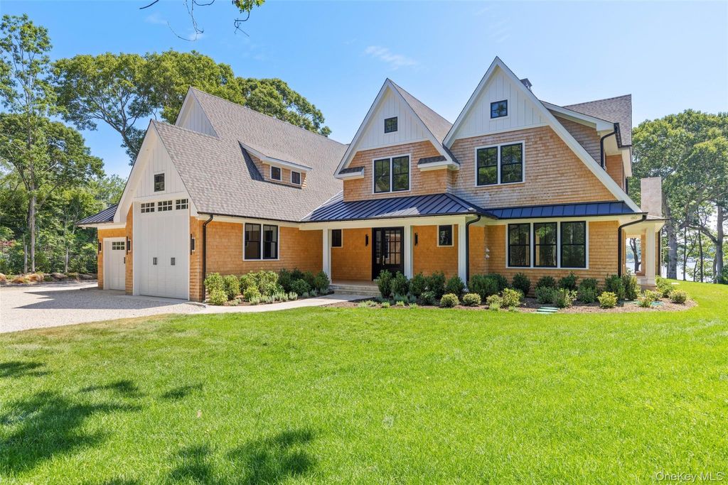 Photo of 1775 Point Pleasant Road, Mattituck, NY 11952 (MLS # 1021701)