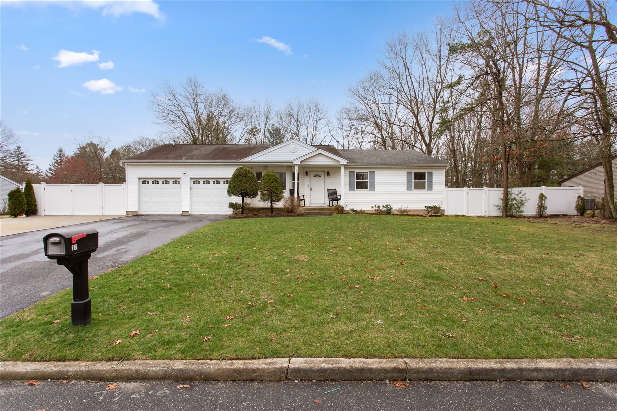17 Pine Cone Lane, Islandia, New York image 1