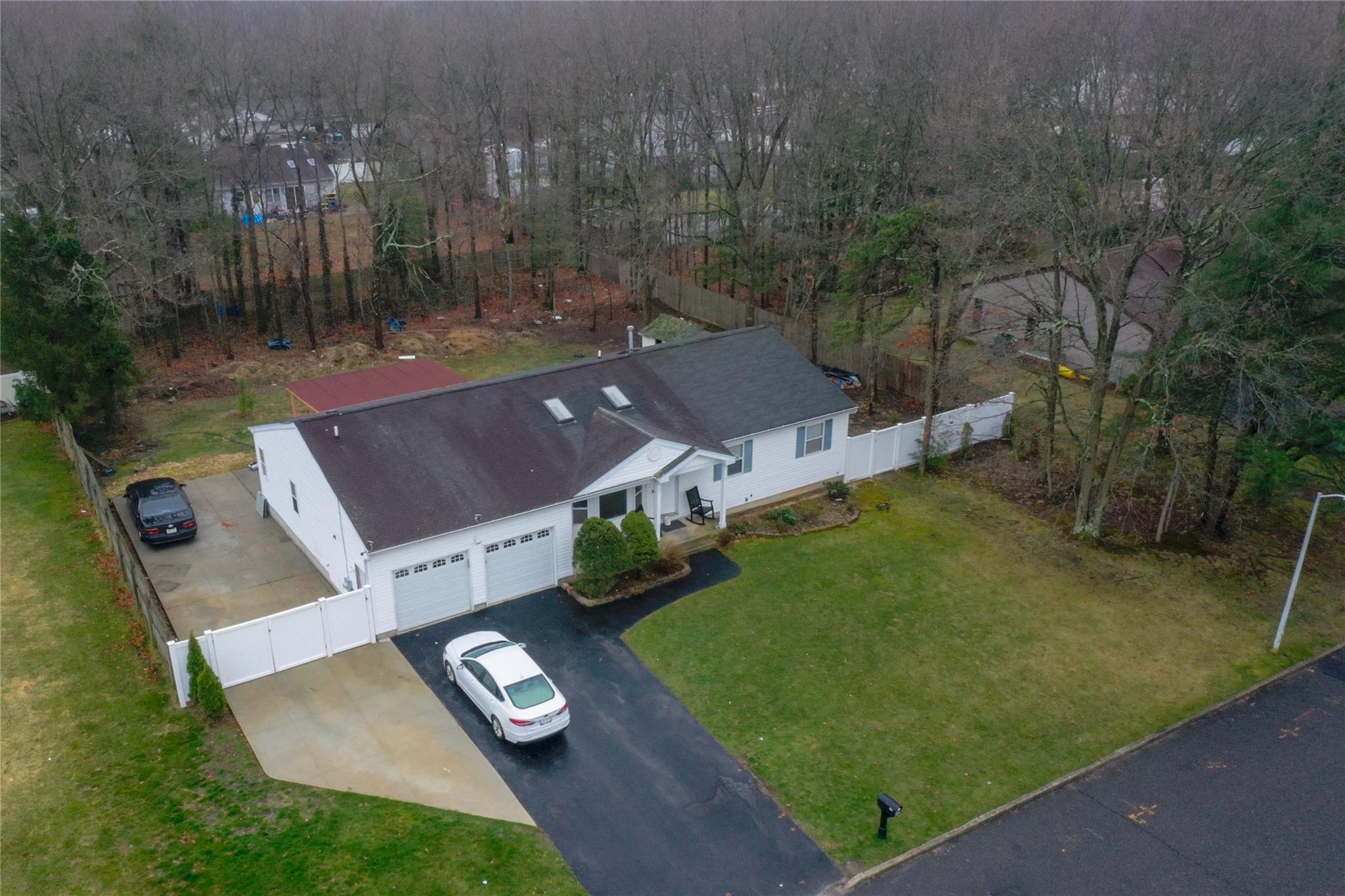 17 Pine Cone Lane, Islandia, New York image 30