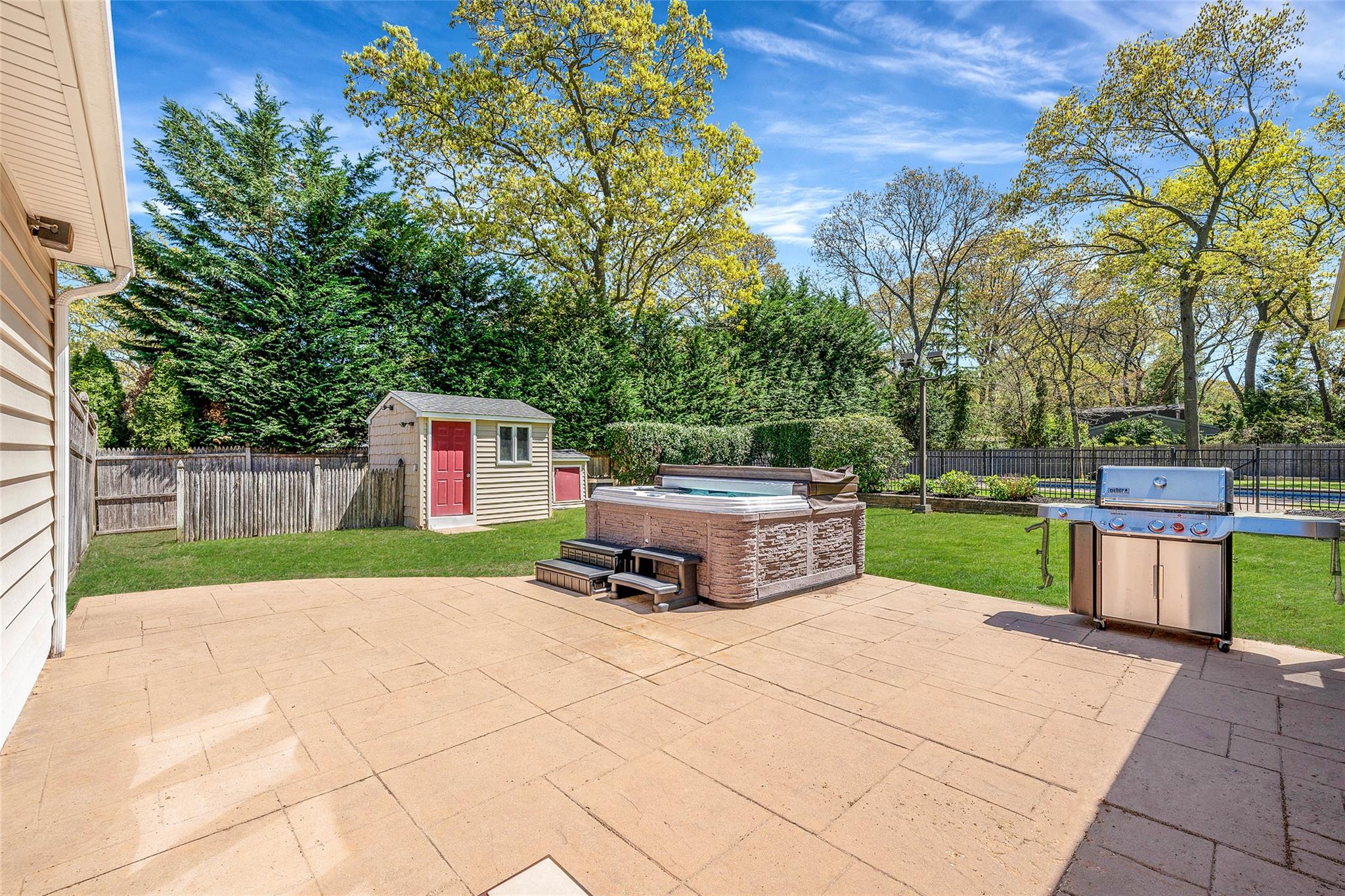 4 Victor Place, Lake Grove, New York image 36