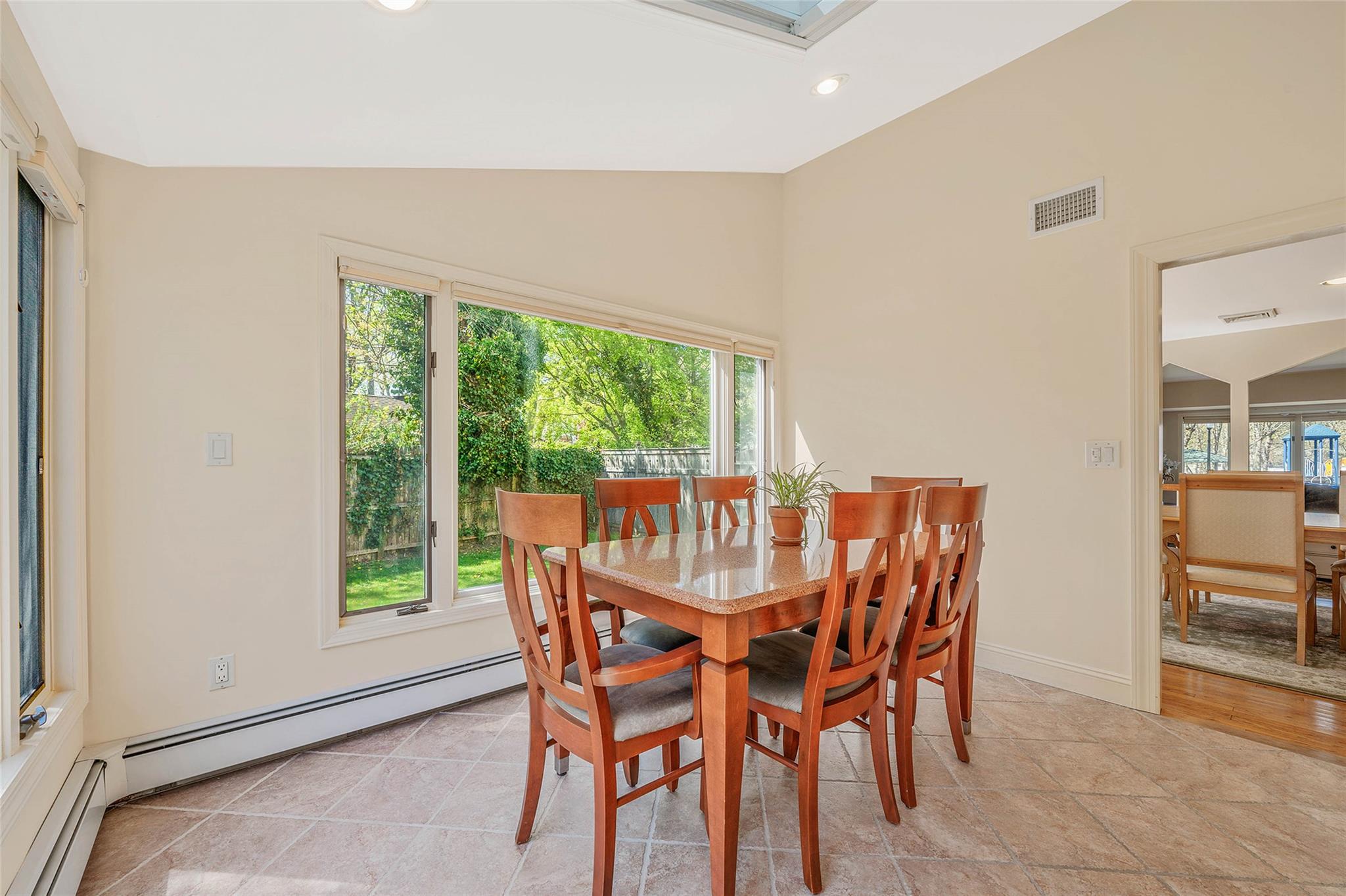 4 Victor Place, Lake Grove, New York image 15