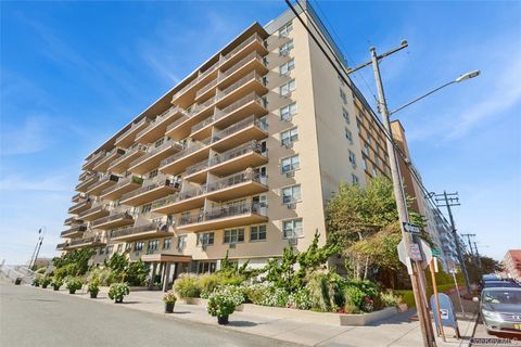 Photo of 25 Neptune Boulevard #9S, Long Beach, NY 11561 (MLS # 919418)