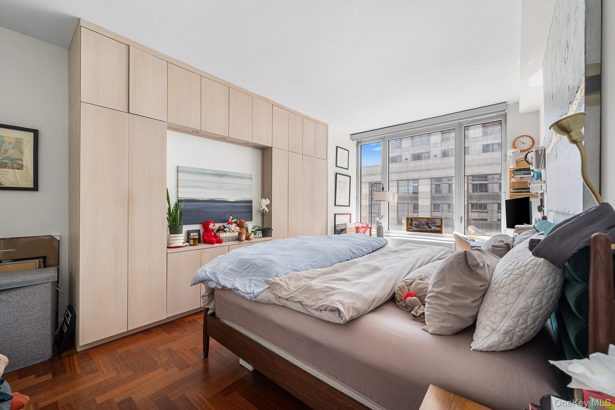 220 Riverside Boulevard 3G