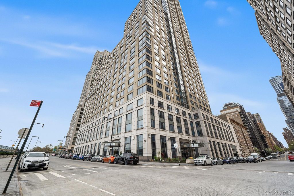 Photo of 220 Riverside Boulevard #3G, New York (Manhattan), NY 10069 (MLS # 986727)