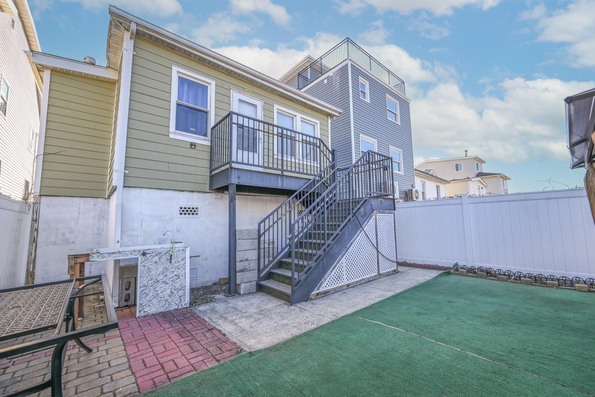 455 Beach 46th Street, New York, New York image 19