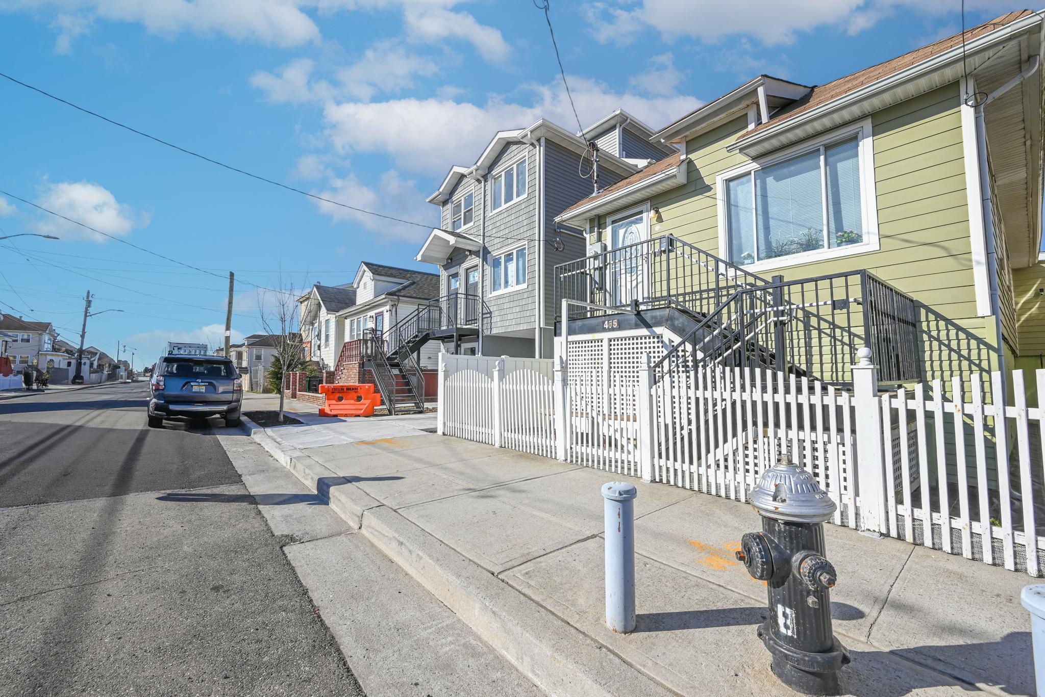 455 Beach 46th Street, New York, New York image 17