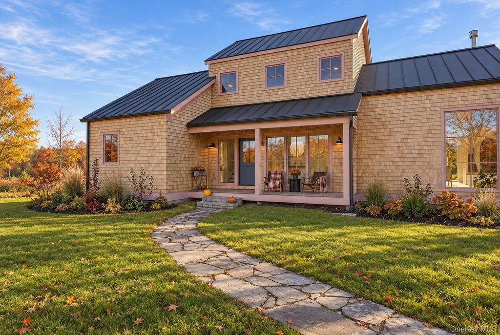 Photo of 5 Scenic Meadow Drive, Gardiner, NY 12525 (MLS # 1067311)