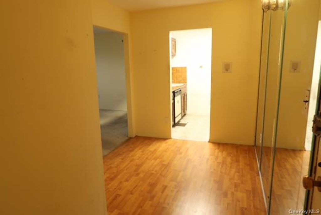 Photo of 135 Post Avenue #5-L, Westbury, NY 11590 (MLS # 950489)