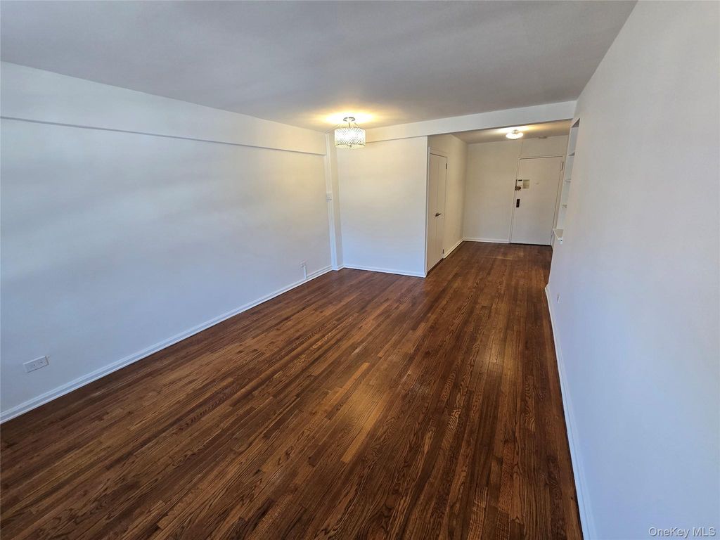 Photo of 213-05 75th Avenue #2O, Oakland Gardens, NY 11364 (MLS # 953792)