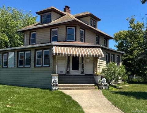 Homes For Sale - 305 Roosevelt Avenue<br/> Nassau County, Freeport, NY 11520