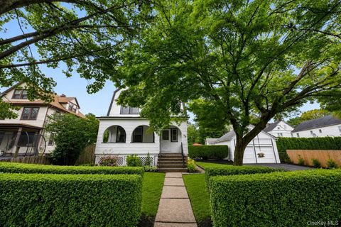 Homes For Sale - 46 Meadow Lane<br/> New Rochelle, NY 10805