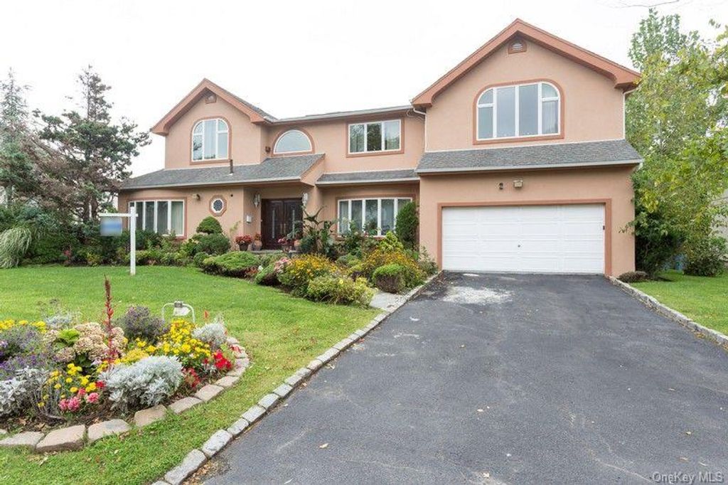 Photo of 150 Lakeside Drive S, Lawrence, NY 11559 (MLS # 952975)