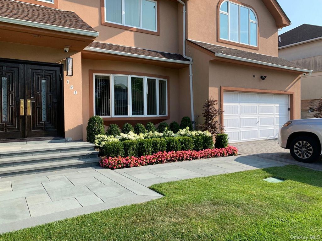 Photo of 150 Lakeside Drive S, Lawrence, NY 11559 (MLS # 952975)