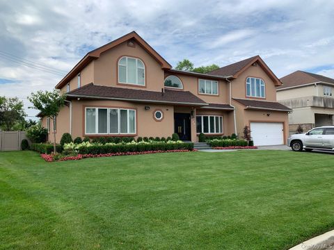 150 Lakeside Drive S Lawrence NY 11559