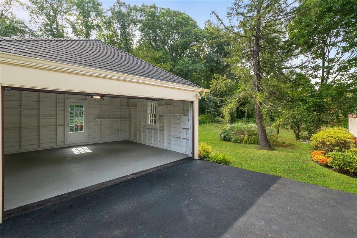 2 Collyer Place, White Plains, New York image 24
