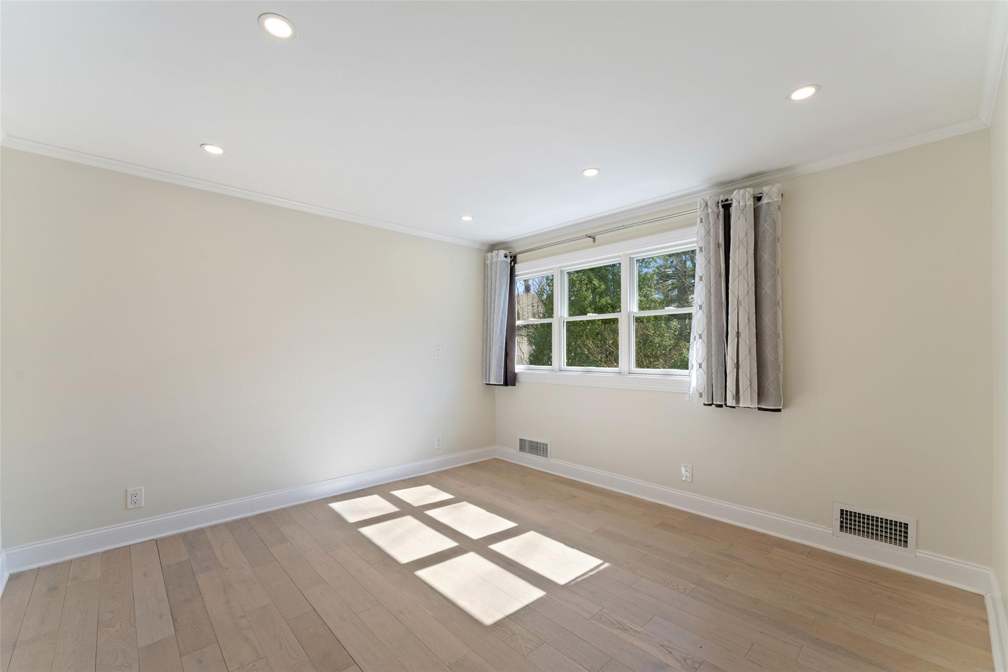 215 Benedict Avenue, Tarrytown, New York image 9