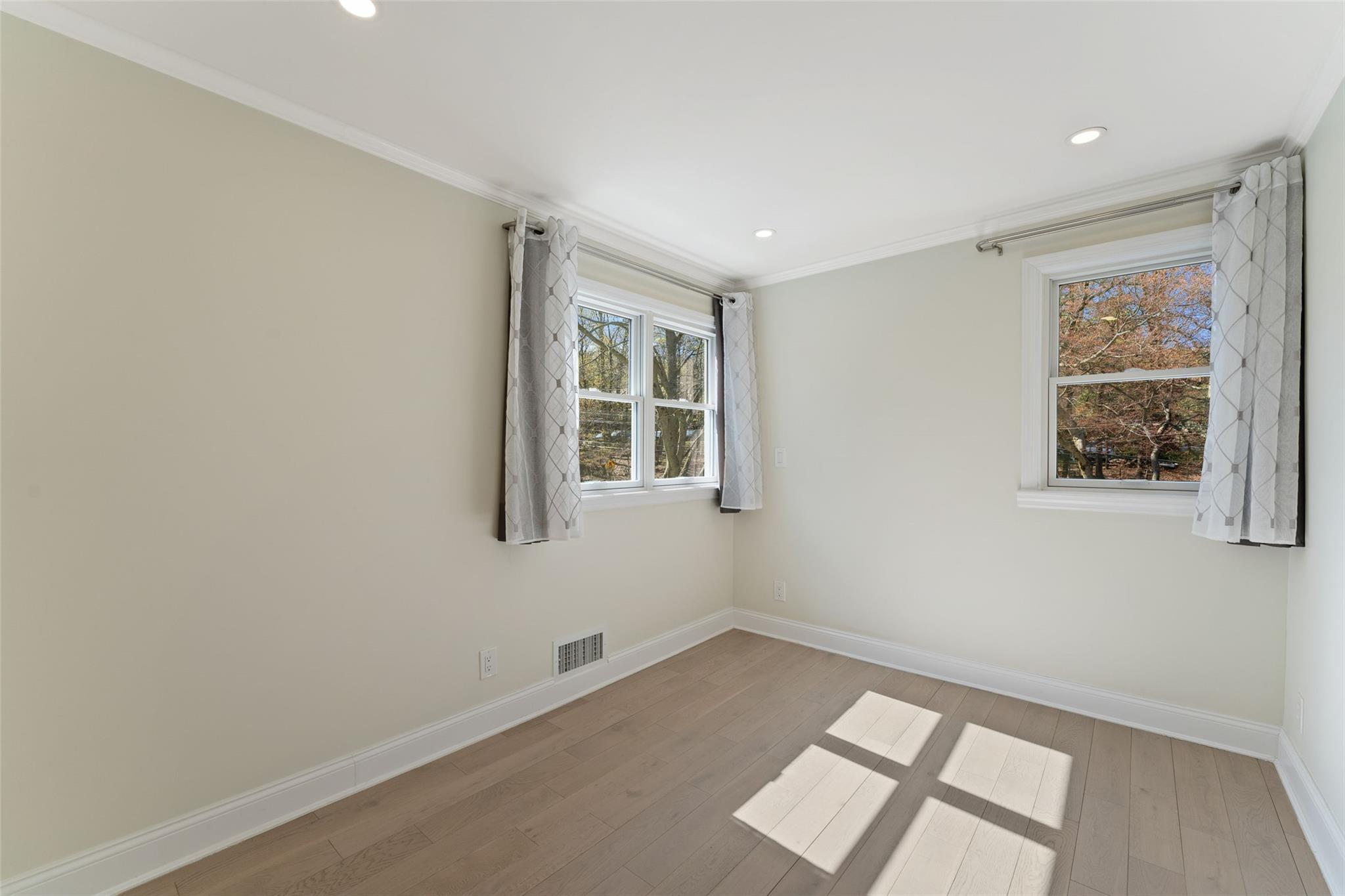 215 Benedict Avenue, Tarrytown, New York image 12