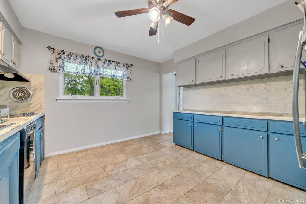 Photo of 35 Arline Lane, East Islip, NY 11730 (MLS # 999744)