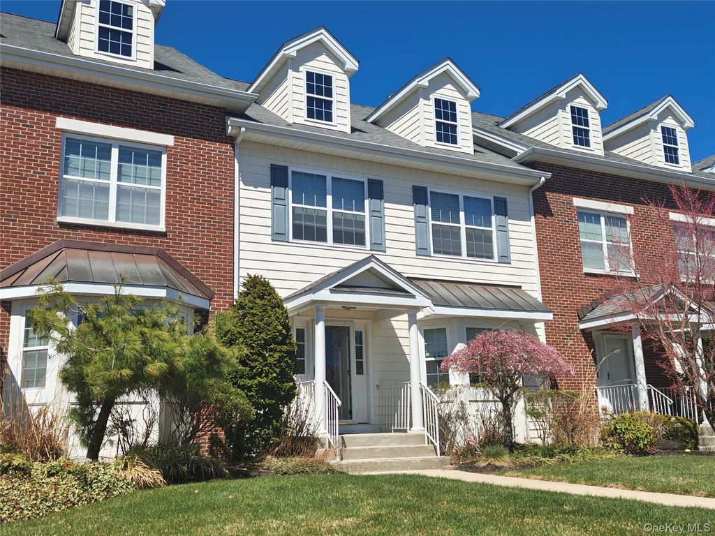 Photo of 161 Brattle Circle, Melville, NY 11746 (MLS # 986029)