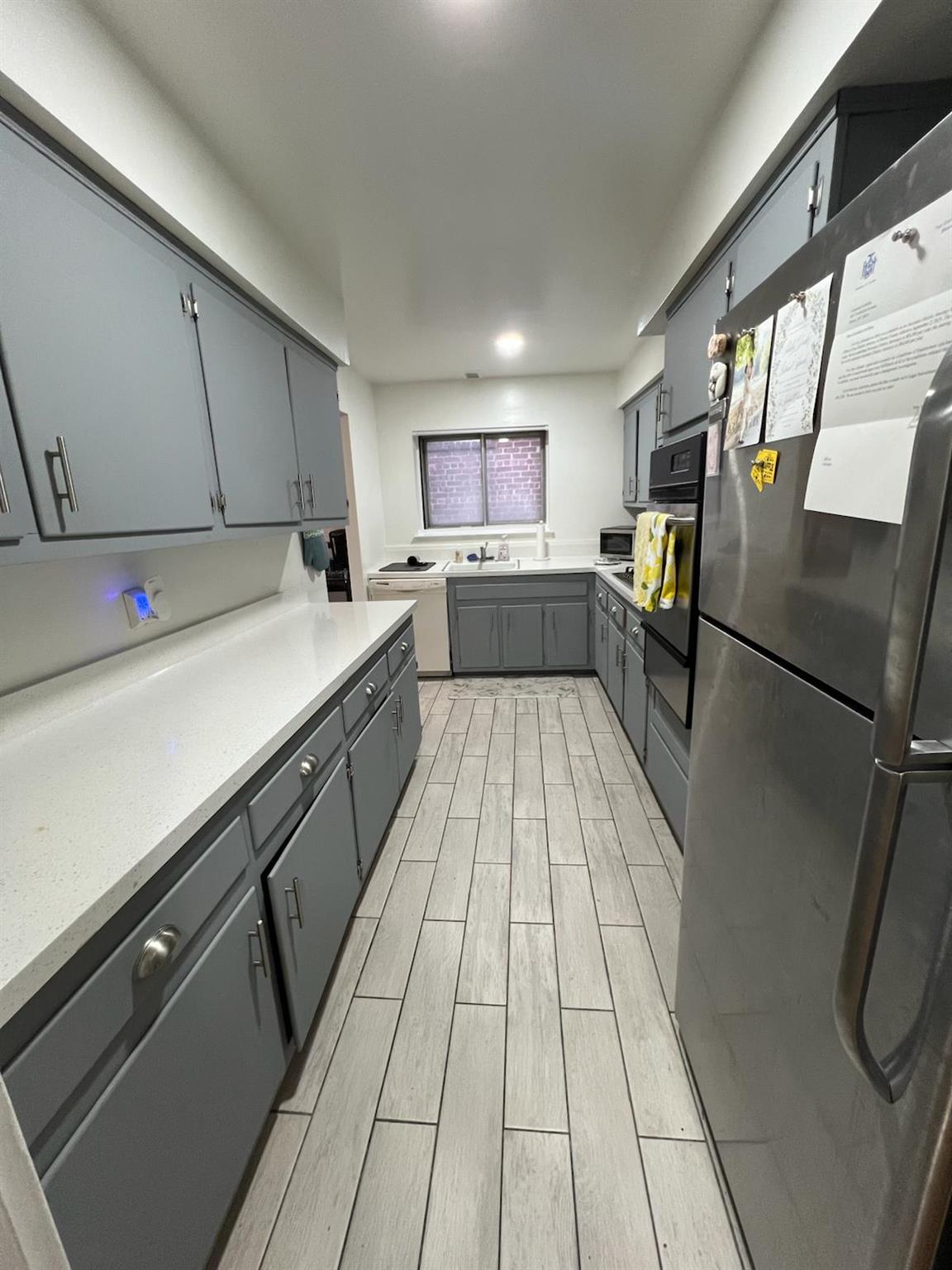 Rental Property at Delafield Avenue 3, Bronx, New York - Bedrooms: 4 
Bathrooms: 2 
Rooms: 6  - $4,900 MO.