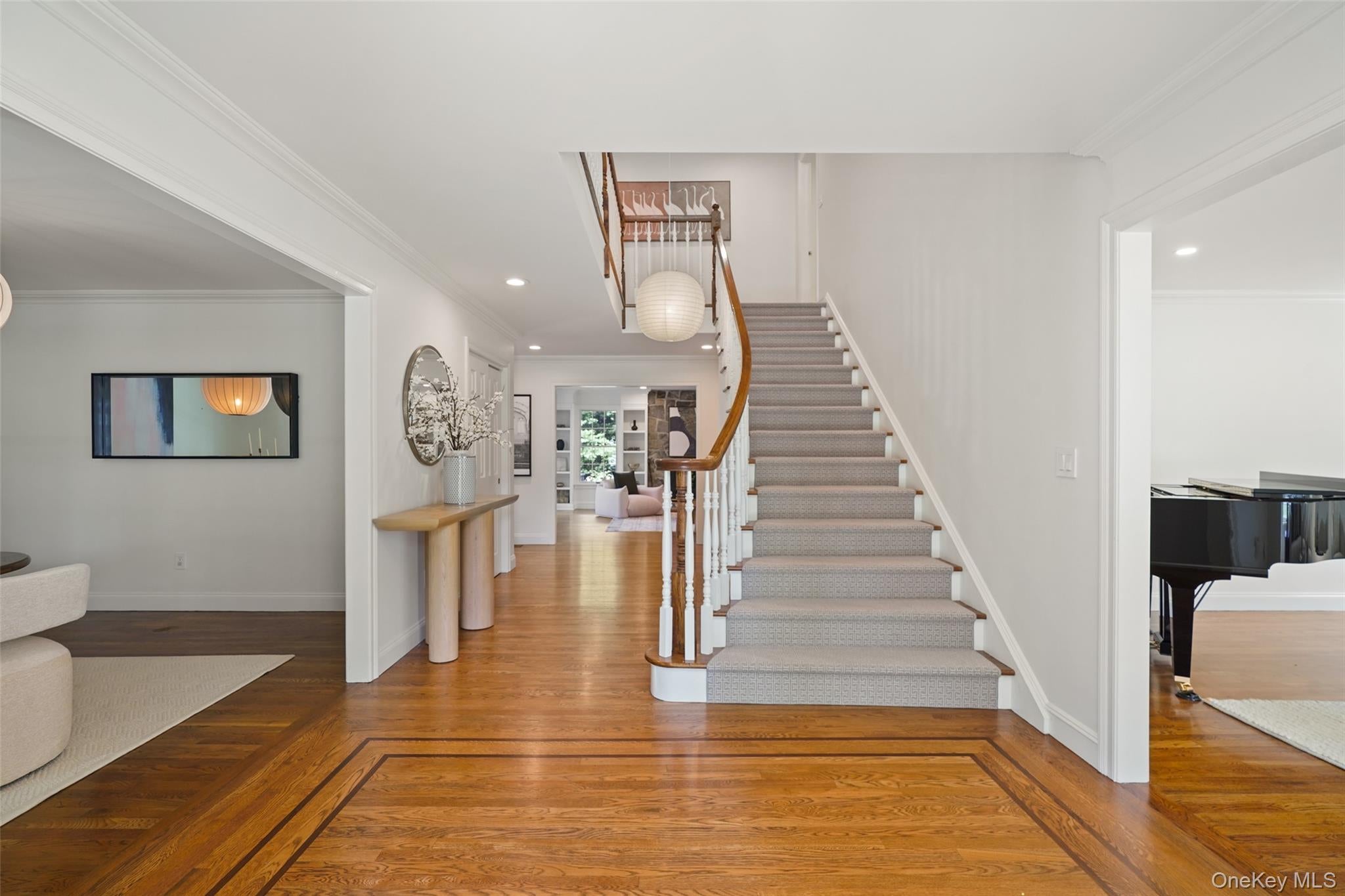 6 Round House Court
