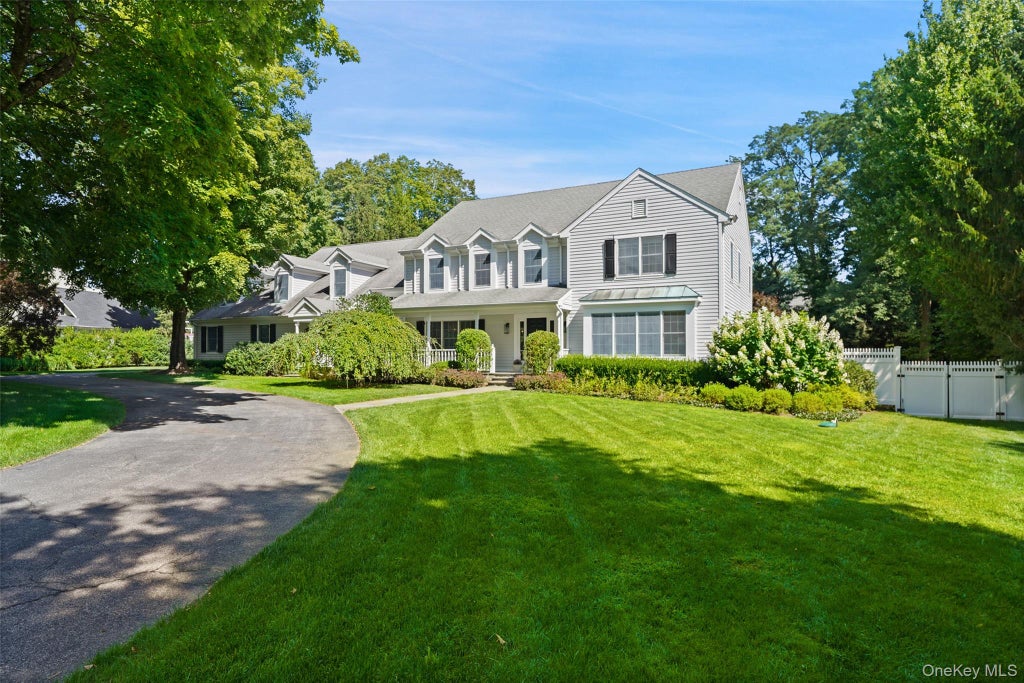 Photo of 6 Round House Court, Bedford, NY 10506 (MLS # 1047494)