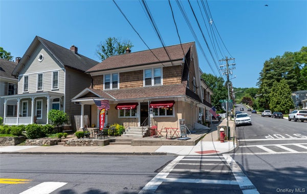 326 N BROADWAY APT 2, NYACK, NY 10960 - Image e1aee39de2b73a3d7320fa35e4bdebe7/1061206986