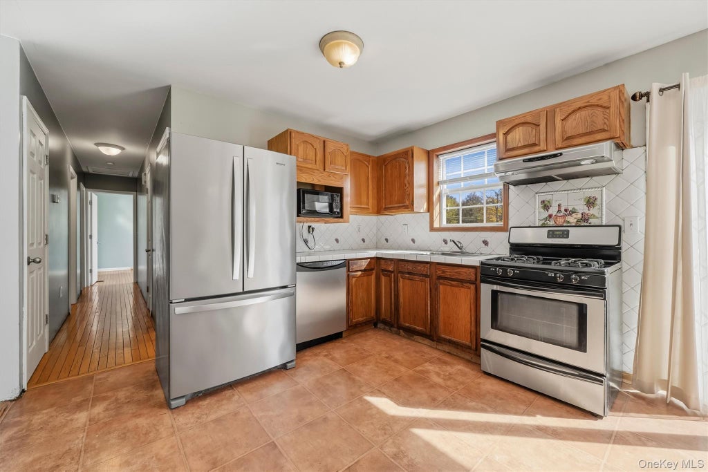Photo of 5 Celtic Drive, Wallkill, NY 12589 (MLS # 1066764)
