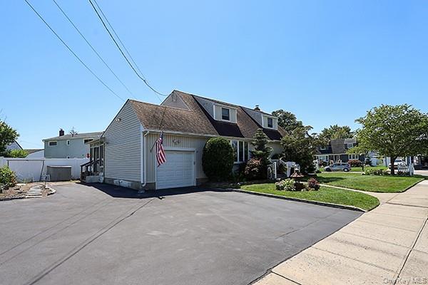 1 Oakdale Place