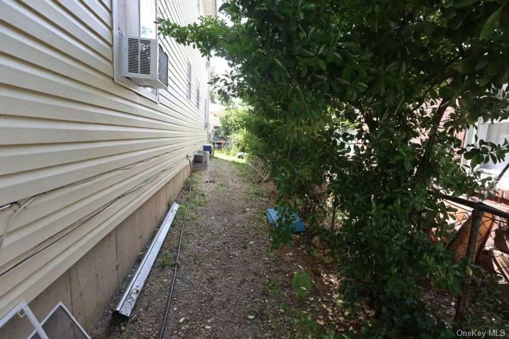 Photo of 15 Harriet Avenue, Hempstead, NY 11550 (MLS # 927717)